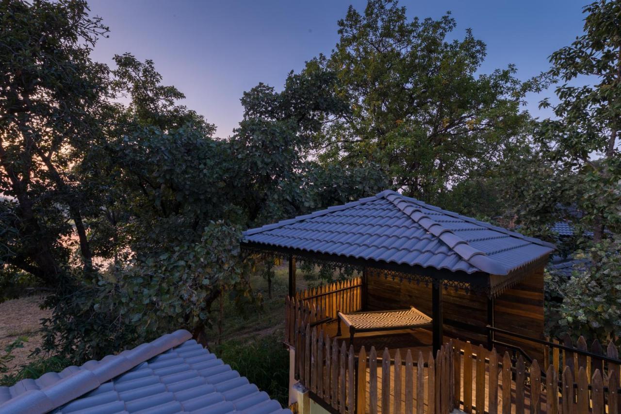 Sterling Padam Pench Hotel Khawasa Exterior photo