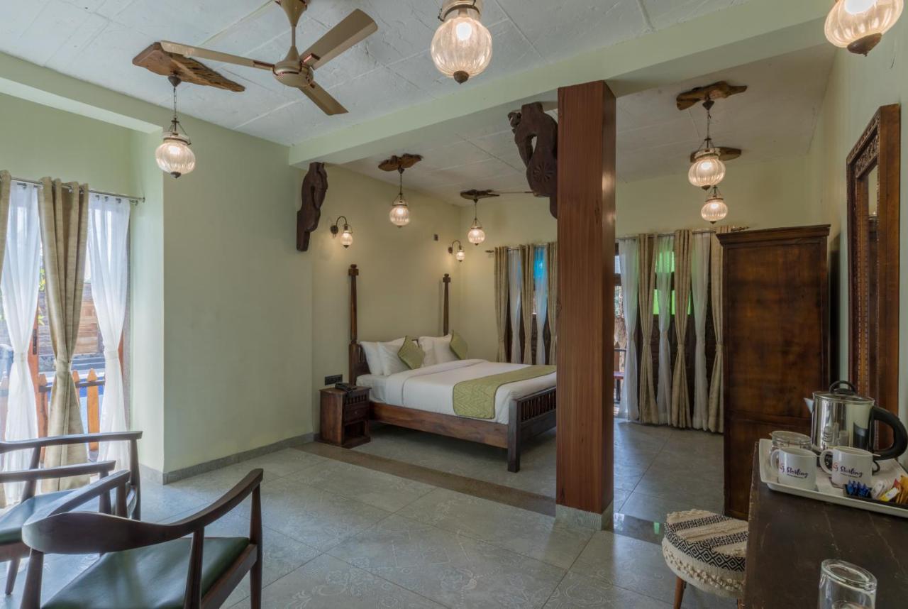 Sterling Padam Pench Hotel Khawasa Exterior photo