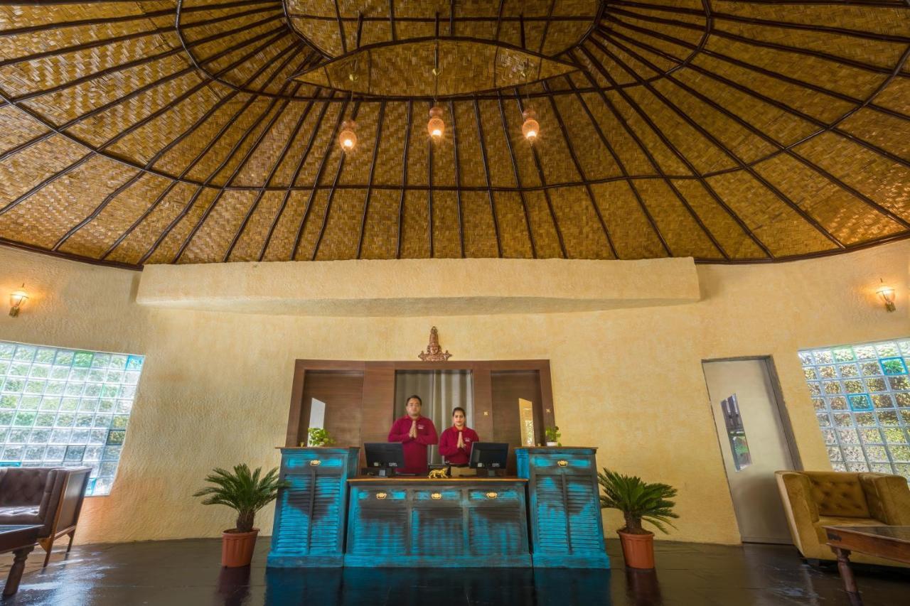 Sterling Padam Pench Hotel Khawasa Exterior photo